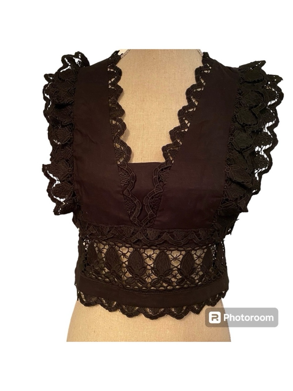 NEW ENDLESS ROSE PLUNGING NECK LACE TRIM TOP CROP CROPPED BLACK SIZE M NWT